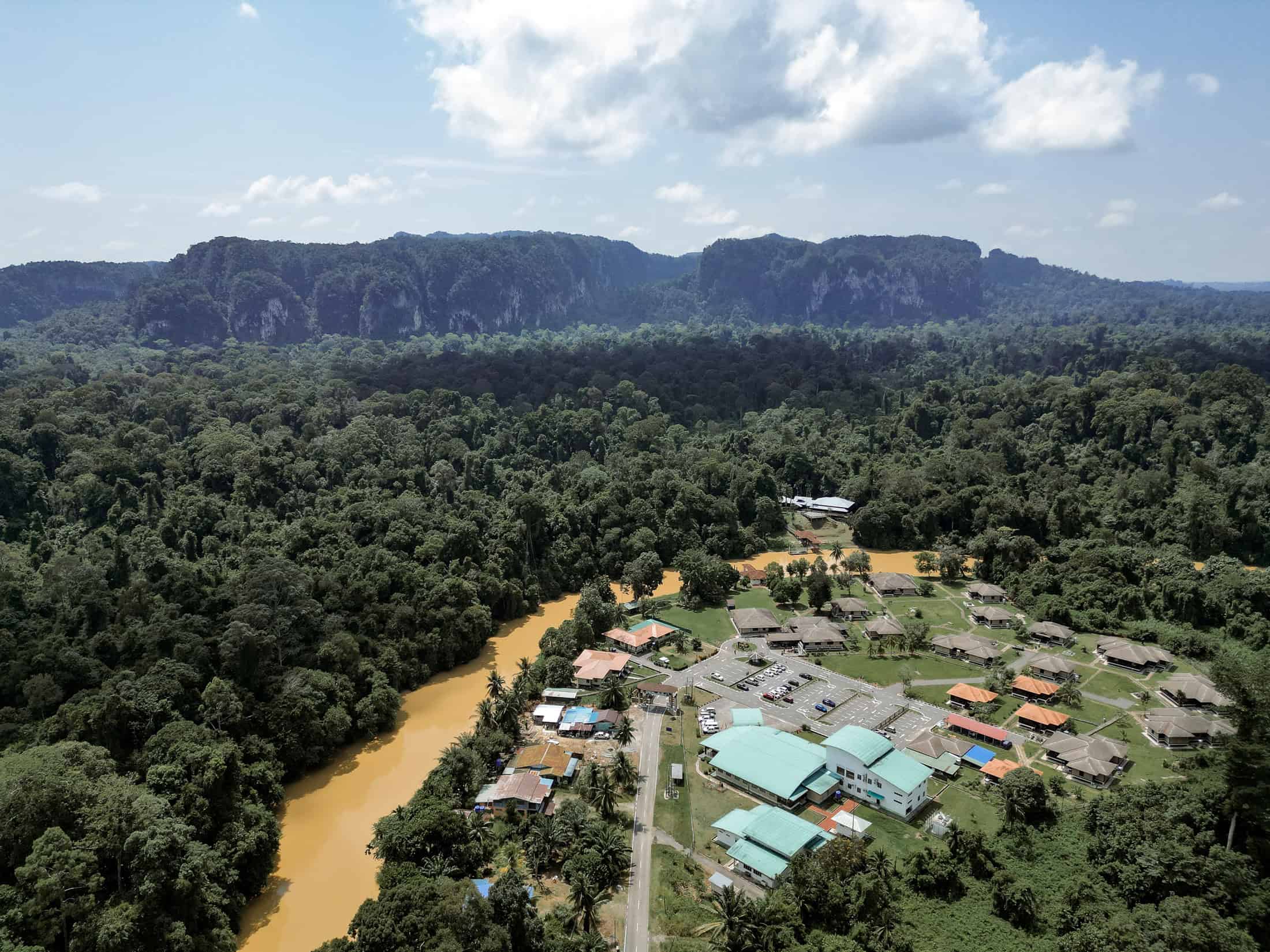 Start your digital detox with a Niah Cave resort getaway