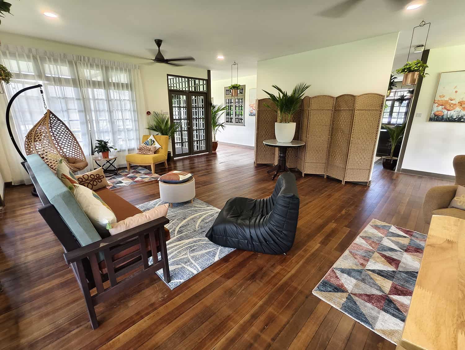 Niah National Park or nearby towns—where should you stay?